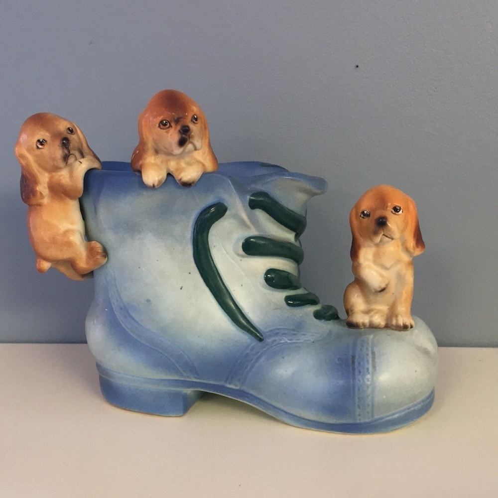 VINTAGE Lipper and Mann Basset Hounds Old Shoe Bank- BLUE